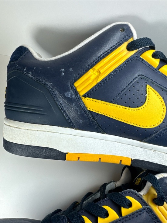 Nike Air Force 2 Michigan Men’s Size 10.5 Navy Yellow 2003 Vintage Sneakers main image 4